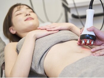 小顔痩身ルームの写真/【手技×脂肪燃焼マシーンハイパーナイフ】で今まで蓄積した脂肪におさらば！ゆめたか式美容整体¥8800
