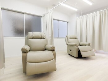 ムード 新宿店(MOOD)/ ☆白を基調とした店内☆