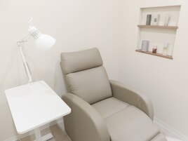 １F　施術スペース　半個室