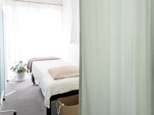 満月堂/カーテン閉めて個人空間