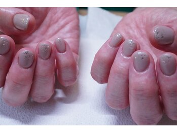 プチリリィ(Petit Lily)/先端ラメが綺麗です