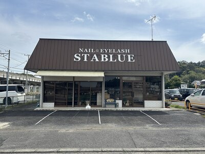 駐車場は店舗前にお停めください☆