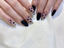 ネイルズ ララ(nails Lala)/黒マット。