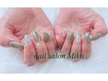ミコ(Miko)/グリーン　ニュアンスネイル