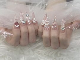 今季人気のチェリー系韓国ネイル