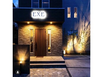 リラクゼーション エグゼ(EXE)/夜の外観となります