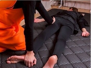 ヨサパーク ブルーム(YOSA PARK Bloom)の写真/脚太りにお困りの方必見☆リンパマッサージで不要物の排出促進！下半身に特化したオススメコース◎