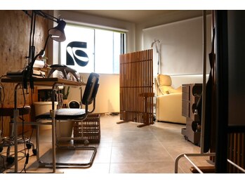 アーチ(arch)))の写真/《小作駅東口徒歩2分》カフェ併設のネイル＆アイラッシュサロン【arch))】♪癒しの時間をお届けします☆