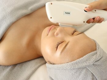 美人プラス 幸田店/5.最新NIRを照射でもちもち肌に!