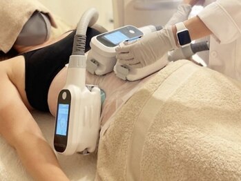 ナナイロヨジドン(nanairo麗姿堂)の写真/1回7700円何度でも！集中短期痩せ【3回プラン限定10名様】脂肪冷却×キャビ×EMSでセル脂肪を徹底的に撃退!