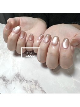 エリー(ellie)/ベージュマグネットネイル