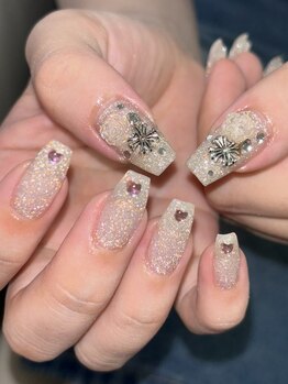 ウズ(UZU)/ビジューネイル