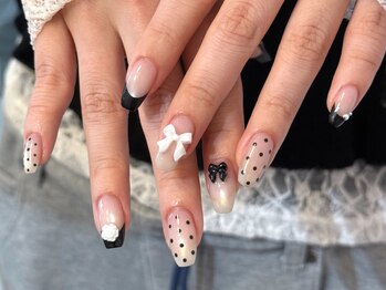 パダアット ヴァラネイル 天神南店(PADA at VALLANAIL)/フレンチ/ドット/リボンネイル