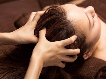 スロウ(SLOW)の写真/一度受けたらやみつきに！21時以降も予約◎お仕事帰りにもご利用いただけます！首、肩、目の疲れにオススメ
