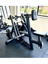 カラーズ(COLORS)/筋トレマシン(背中～肩甲骨周り)