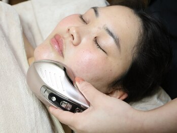 ホヌ(HONU)の写真/「隠す肌から、魅せる肌へ」春の肌ケアでくすみ・透明感に差が出る季節に。シェービングで美しい素肌へ◎