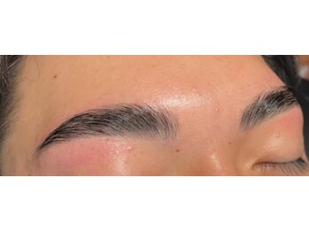 ルアーシル(Lurecil)/ハリウッドブロウリフト