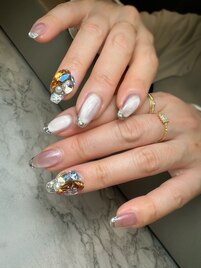 キラキラビジューネイル