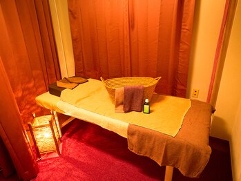 モミフクはり灸指圧マッサージ室/脚がむくむ、辛い疲労、背中