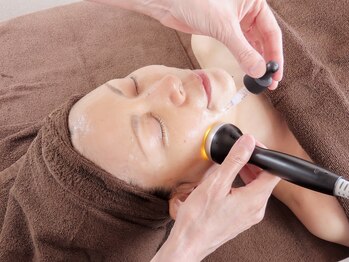 フリージア(Freesia)/【4】　ヒト幹細胞培養液導入