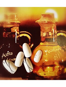 大人の上品ネイル