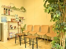 フィオリトゥーラ ガーデン 茨木店/店内待合室