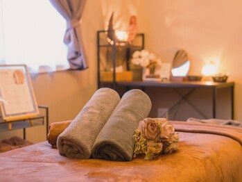 サロンドゥカルム(salon de calme)の写真/【男性も予約OK◎】オイルトリートメントが首の痛みや肩こりに効果的！リンパを流して浮腫みもスッキリ♪