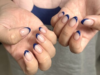 ベースカラーありフレンチネイル