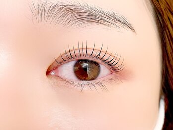 ピュアリス(Pualice)の写真/大人女性の目元を上品に♪似合わせまつげパーマで自然に垢抜け！
