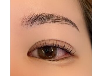 フィーラ(Feela)の写真/眉毛ワックス＋眉カラーで理想の眉へ。朝の支度の時短も叶う理想の瞳に◎
