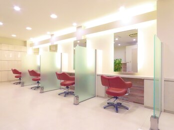 グレイスアベニュー(Grace Avenue)の写真/パーソナルカラー、骨格診断結果をもとに、似合うファッションやコスメ、髪型を一人一人に合わせて提案♪