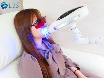 LBSホワイトニング 吉祥寺店の写真/美白ケアには歯のホワイトニングが必須☆自社開発のジェル×最新ホワイトニングマシンで白く美しい口元に
