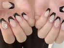 黒フレンチネイル
