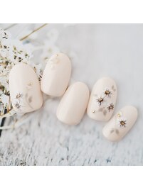 手描きシンプルフラワーネイル