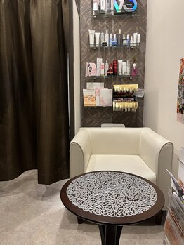 サロンドエステティック カレン(Salon de Esthetique CAREN)/待合＆カウンセリングスペース