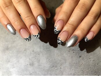 ゼブラフレンチネイル