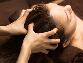 キュアセラピア 荻窪仲通り店の写真/《新規☆ヘッドスパ×もみほぐし50分6050円→3900円》デスクワークで培った眼精疲労に頭痛…そろそろ限界？