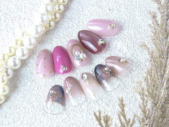 ピッピ 白金台店(peep PEEP)の写真/【プレミアムコース¥9980/贅沢マンスリープラチナコース¥12480】雪のようにきらめき輝く冬ネイルをお届け♪