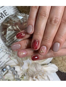 エイミー(eimy)/赤べっ甲ネイル
