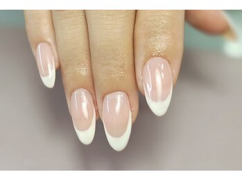 デスマルテリア(Desmarteria)/シンプルフレンチネイル