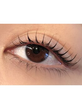 ナチュラル上品な目元にしたい