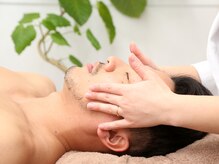 メンズ美容もお任せ◎ヒゲ脱毛前にはしっかりクレンジングします