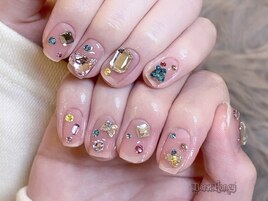 きらきらビジューネイル