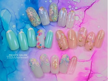 ティダ バイ リエネイル(TIDA by rienail)の写真/【お子様連れのママも歓迎】シンプル系~個性的&お仕事ネイルまでお任せ♪アートやり放題持ち込みもOK☆