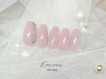 エミュー(Emieux)/オフィスネイル