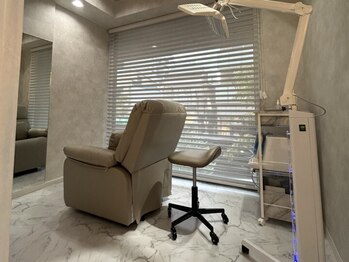 ジュエカフネ 広尾(JueCAFUNe)の写真/脳から解ける至福の休息♪ガチガチの頭皮もRFマッサージでリラックス！育毛促進で髪にボリュームをプラス◎