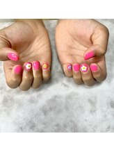 アール(R)/キッズネイル