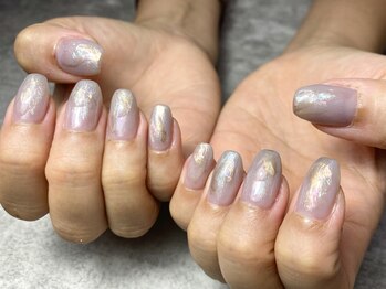 貝殻風オーロラカラーネイル