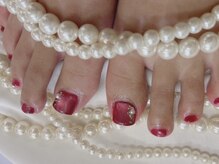 ハニービービー(Honey Bee Bee)/レッドマグフットネイル