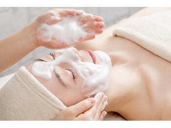 キャロリーヌ 池袋店/毛穴専用Wクレンジング洗顔